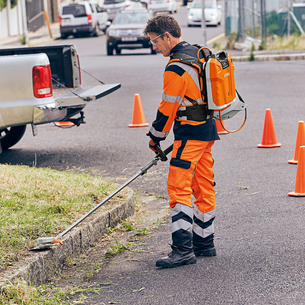 Produktabbildung: STIHL - KMA 130 R ohne Akku und ohne Ladegerät